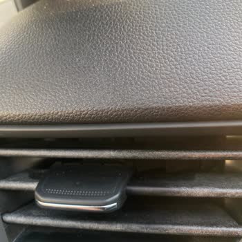 Şehir Oto Yıkama Klima Aksanında Kimyasal Kullanılmış Ve Renk Atmış Vaziyetteydi