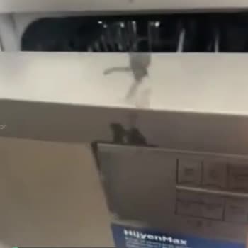 Beko Beyaz Eşyalarının Üzerinde Olan Lekeler!