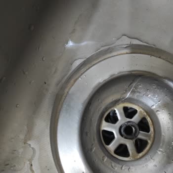 Teka Evye Montajında Plastik Vida Sorunu