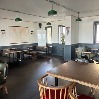 Kafe Mi Kütüphane Mi? Mackbear Coffee'de Sessizliğe Zorlanıyoruz!