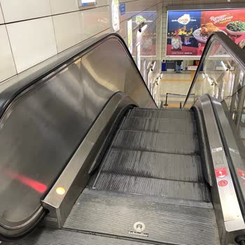 M4 Metro Hattında Yetersiz Bilgilendirme Ve Kapalı Çıkış Sorunu