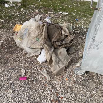 Çöp Konteyneri Sorunu Ve Haksız Muamele