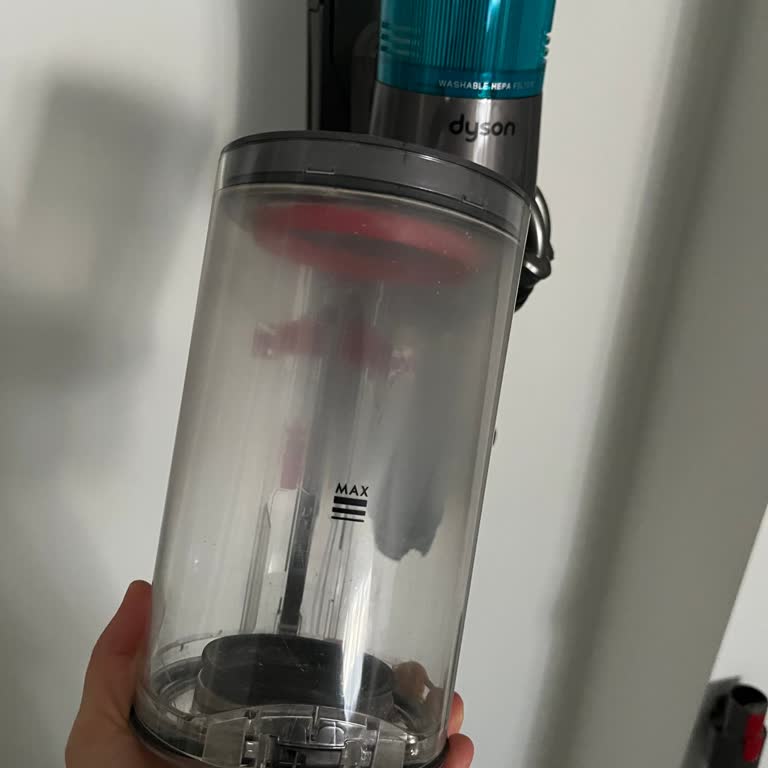 Dyson V15'in Hızla Buğulanan Haznesi Can Sıkıyor