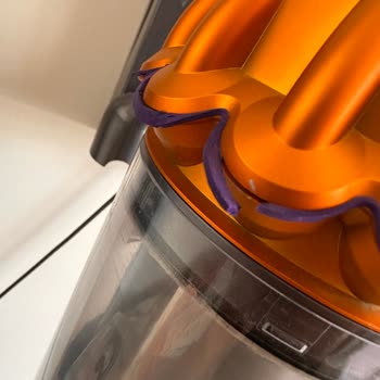 Dyson V15 Süpürgemde Sünger Sorunu