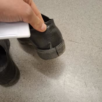 Derimod Ayakkabılarının Kalitesizliği Mağdur Ediyor