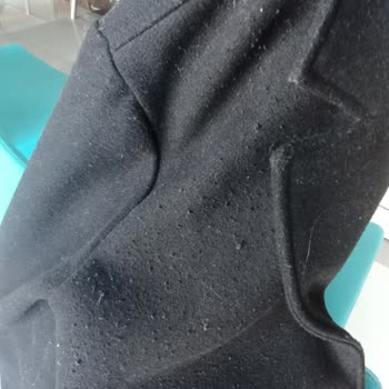 Mango'dan Aldığım Palto Tüylendi, Ücret İadesi Reddedildi