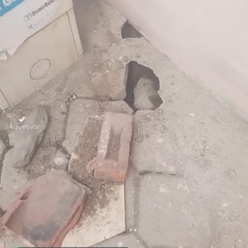 Salihli Belediyesi Binamızın Dibinde Çökme Var Kanalizasyon Pislikleri Dışarı Çıkıyor