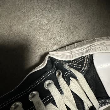 Converse Ayakkabının Kronik Sorunu Ve İade Süreci