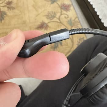 Hasarlı Kulaklık Ve Suçlamalar