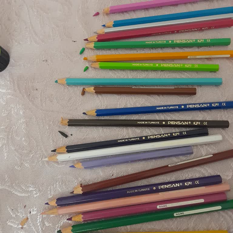 Pensan Kidz Kuru Boyalar Sürekli Kırılıyor, Çocuklar Boyamadan Soğuyor