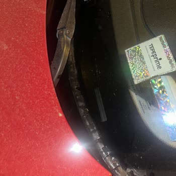 BMW 1 Serisi Ön Cam Alt Bakalit Sorunu