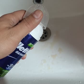 Gillette Tıraş Köpüğü Kullanımında Paslı Su Sorunu