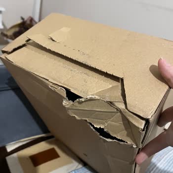 Zara'dan Gelen Siparişin Özensiz Paketlenmesi Şaşırtıyor