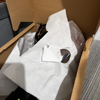 Zara'dan Gelen Siparişin Özensiz Paketlenmesi Şaşırtıyor