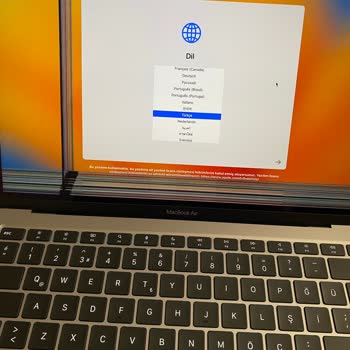 Pozitif Teknoloji Macbook Ekran Sorunu ve Yüksek Ücret Talebi