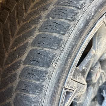 Budget (budget.com.tr) Araç Kiralama Kabusu: Eski Lastikler Ve İlgisiz Hizmet!