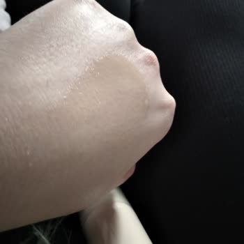 Gucci Fluide De Beaute Fini Naturel Foundation mit Qualitätsproblemen