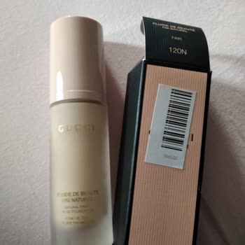 Gucci Fluide De Beaute Fini Naturel Foundation mit Qualitätsproblemen