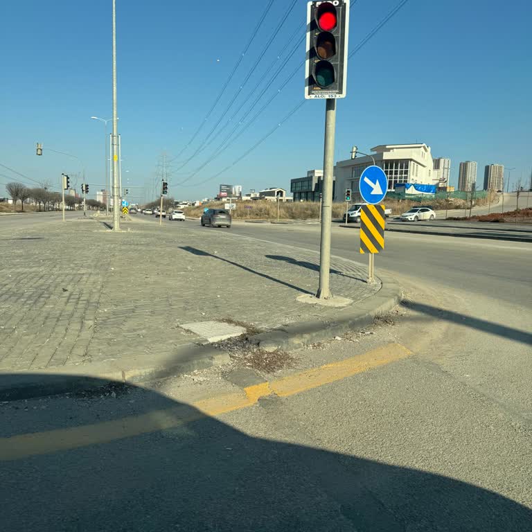 Çankaya Belediyesi Trafik Işığı Aşırı Sallanıyor!