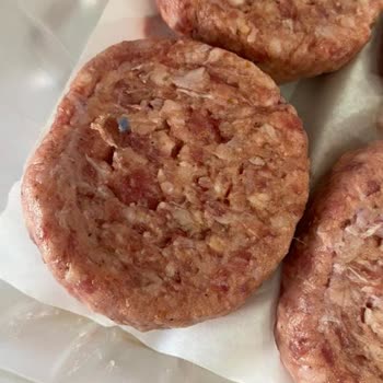 Köfteden Çıkan Mavi Plastik Parça Şoku