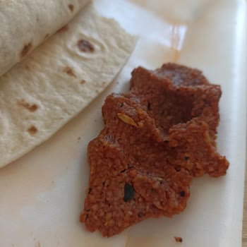 Çiğköftenin İçinden Tırnak Çıktı