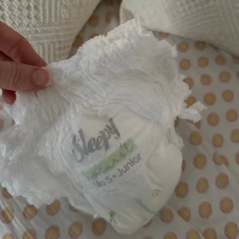 Bebek Bezi İçinde Kağıt Parçası Şoku