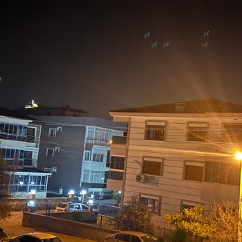 İphone 16 Pro Max: Gece Çekiminde Yeşil Noktalar Ve Dokunmatik Sorunları