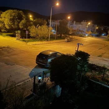 İphone 16 Pro Max: Gece Çekiminde Yeşil Noktalar Ve Dokunmatik Sorunları