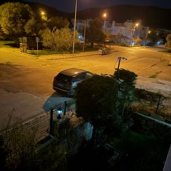 İphone 16 Pro Max: Gece Çekiminde Yeşil Noktalar Ve Dokunmatik Sorunları