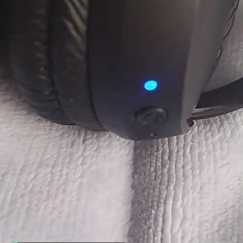 JBL Kulaklık Açma Kapama Düğmesi İçeride Kaldı