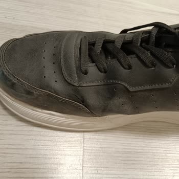 Paul Mark Mağazasında Hayal Kırıklığı: Yırtılan Ayakkabı Ve Yetersiz Müşteri Hizmeti