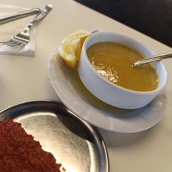 Köfteci Yusuf Levent Şubesi'nde Eksik Servis Ve İlgisizlik!