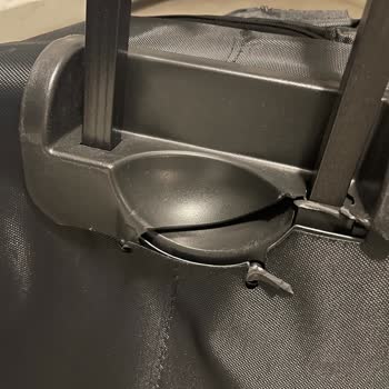 Sunexpress Uçuşunda Hasarlı Bagajlar İçin Çözüm Bekliyorum