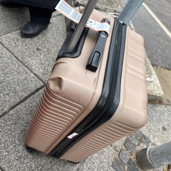 Sunexpress Uçuşunda Hasarlı Bagajlar İçin Çözüm Bekliyorum