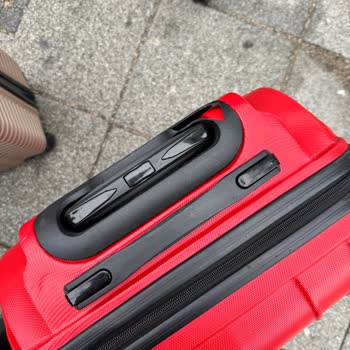 Sunexpress Uçuşunda Hasarlı Bagajlar İçin Çözüm Bekliyorum