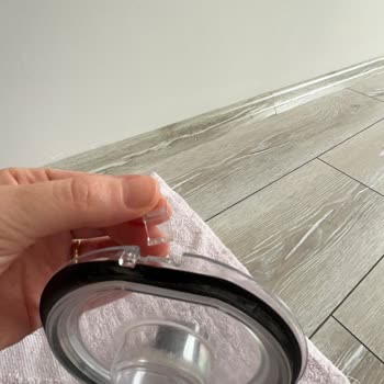 Dyson Süpürge Toz Haznesi Sorunu: İlk Temizlikte Kırılan Mandal