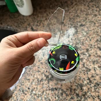 BİM Fıçı Turşu İçinden Çıkan Cam