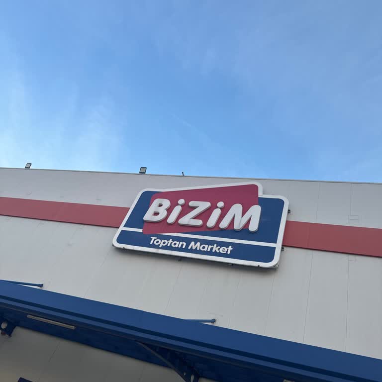 Bizim Toptan Market verweigert Zutritt trotz geöffneter Tür