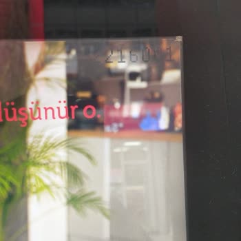 ATM 9000 TL'yi Yuttu VakıfBank Ve Ziraat Bankası Mağdur Ediyor