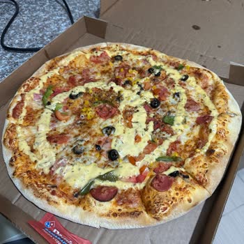 Domino's Kepez Şubesi'nde Malzemesiz Pizza Ve Kuru Ekmek Şoku