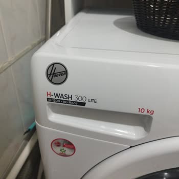 Yeni Evlilerin Çamaşır Ve Kurutma Makinesi Aparat Arayışı