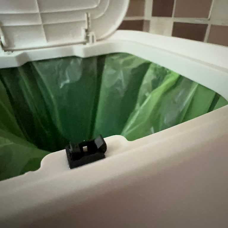 Madame Coco Çöp Kovası Klips Sorunu