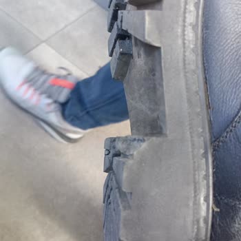 Derimod Botlarının Topuk Dişleri Neden Aynı Yerden Kopuyor