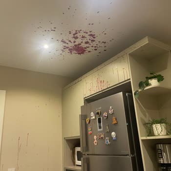 Patlayan Detoks Suyu İle Evde Hasar