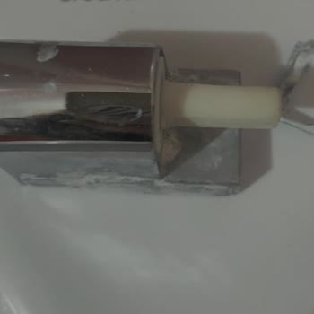 Kırılan Klozet Kapağı İçin Yedek Parça Arayışı