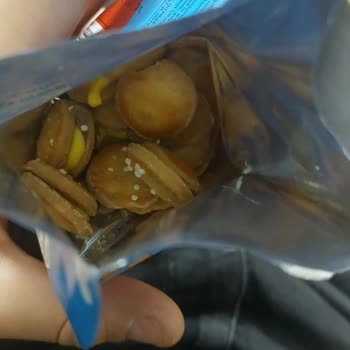 Şölen Çikolata Ozmo Burger Bisküvilerinin Şekilsiz Ve Bozuk Görünümü
