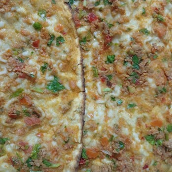 Lahmacun Fiyaskosu: Domates Ve Maydanozlu Hamur