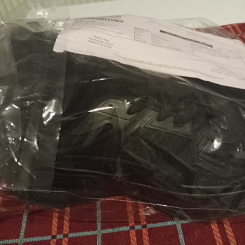 Kokulu Ve Yırtık Ayakkabı Mağduriyeti