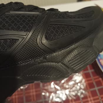 Kokulu Ve Yırtık Ayakkabı Mağduriyeti