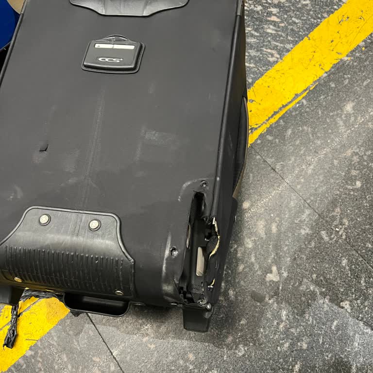 Hasarlı Bavul İçin 45 Gündür Çözüm Bekliyoruz